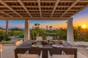 Child-friendly beach villa w/ hot whirlpool & sea view - Image 4