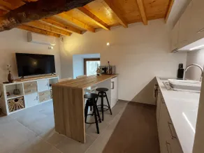 Rustic/modern house located in the city center - Image 5