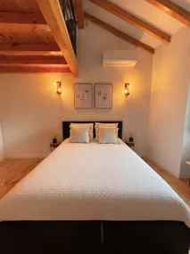 Rustic/modern house located in the city center - Image 4