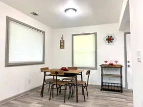 Spacious Home on a Hill near Dwntwn ATL, 3BD-2BA excluding Basement - Image 5