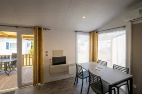 Spacious chalet for 4 people close to the sea - Image 2