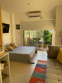 Bright studio apartment - Image 2
