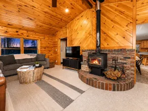 Family&Pet Friendly*SLOPE SIDE*Fireplace*Stylish - Image 2