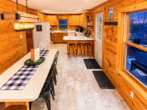 Family&Pet Friendly*SLOPE SIDE*Fireplace*Stylish - Image 3