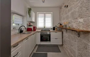 Schönes Haus mit 2 Schlafzimmern in Runovici - Image 5