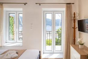 Stonehouse with wonderful seaview - Image 3