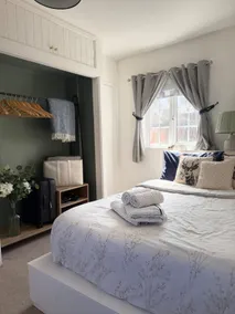 Charming 2 Bedroom Cottage in Marlborough - Image 2