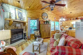 Peaceful Blue Ridge Cabin w/ Decks & Fire Pit - Image 5