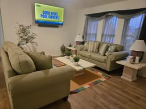 Newly renovated 3 bed, 2 bath highspeed internet - Image 2