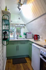 1 Bedroom Cabin with Mountain & Loch Views - Quiet Location between Glencoe & Ben Nevis - Image 2