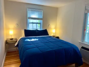 Beautiful one bedroom cabin only 50 ft from beach4 - Image 2
