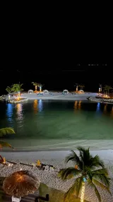 Private Beach | 7 guests · 3 rooms · Ocean View - Image 3