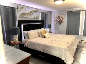 Lovely & Spacious 2 Br, W/King/Queen beds  2 Bath. - Image 3