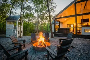 'The Barndo'~Hot Tub~Fire Pit~Arcades~Playhouse~Bunks~Boat/ATV Parking/EV charge - Image 5