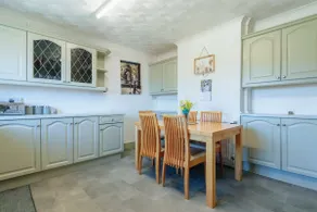 Peaceful mountain view retreat - Image 2
