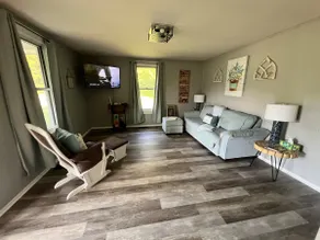 Little Creekside Cottage - Image 3