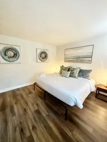 12K - You`ll love this 1 BD 1 BA condominium in th - Image 5