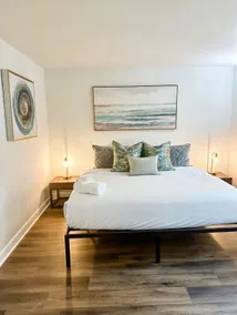 12K - You`ll love this 1 BD 1 BA condominium in th - Image 2
