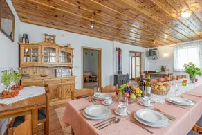 Vrtin Vineyard Family Retreat - by Happy Rentals - Image 4