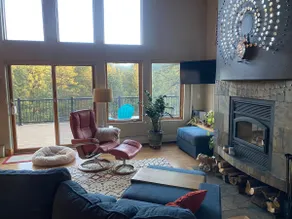 Private Forest Retreat Bordering National Forest - Image 3
