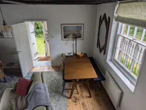 Charming two bedroom converted Chapel - Image 2