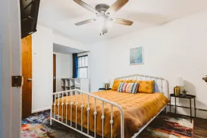 Ultimate Group Stay in St Paul – 8 beds - Image 5