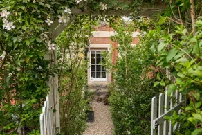 Coastal Cottage: Charming three bedroom cottage with private garden - Image 4