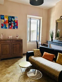 Pleasant 3 bedroom townhouse, parking, wifi - Image 3