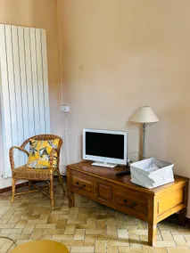 Pleasant 3 bedroom townhouse, parking, wifi - Image 4