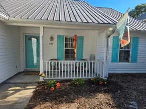 The Bee's Knees-Cozy Cottage w/Optional Golf Cart - Image 3