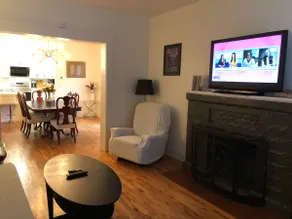 Spacious 4 bedroom house Next to Lake, DT, UW - Image 3