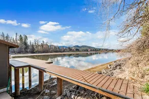 Waterfront 3BR with views, private dock & kayaks - Image 4