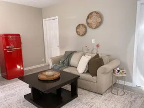 Apts 3&4 | Steps to Boardwalk w/ Parking & Grill - Image 2