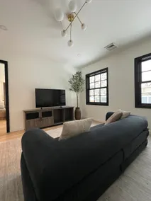 Private Guest Suite with a Separate Entrance. - Image 4
