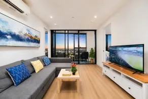 57F Luxury Wall-glass CBD •2B2B• 6pax •Free park - Image 4