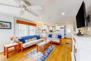 Lovely 3BR Lakefront Pet Friendly | Dock | Deck - Image 4