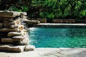 Family Friendly Cabin w/ Pool and Pickleball! - Image 4