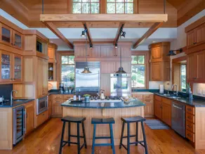 Waterfront Luxury, Chef's Kitchen & Sunset Views - Image 5