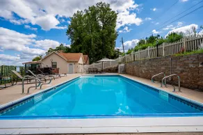 6 bedroom, 4 bath, private pool 8 person hot tub - Image 3