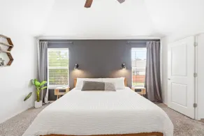 Scandi Home by Turnpike - KING Bed, Fast WiFi - Image 3