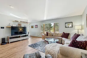 Smart Eco-Home: Golf, Beach, Lake & EV Charger - Image 2