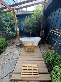 Eugene Retreat | Sleeps 8 | Hot Tub + Sauna - Image 4