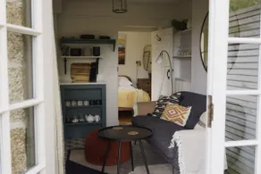 Garden Rooms-Deluxe-Apartment-Private Bathroom - Image 5