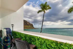 Beachfront Condo · Ocean View Lanai · West Sunsets - Image 4