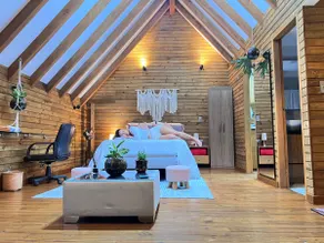 Cabin with Jacuzzi 8 min from JMC Airport - Image 2