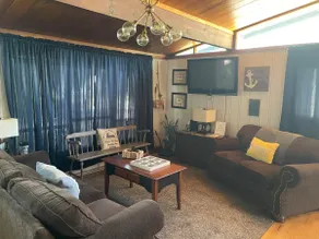 Lakeside Retreat-2 bedroom Cottage Milford Lake - Image 2
