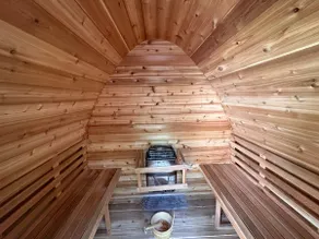 Waters Edge Cottage: Cozy. Sauna. Hot Tub - Image 5