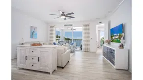 Coco Cay House on Coco Plum with pool and dock - Image 5