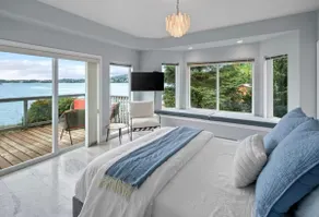 ”Victoria's Sea-Cret” Stunning Oceanfront Home! - Image 3