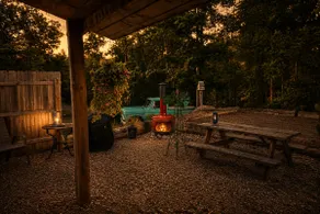 Elkhorn Cabin:Ultra Cozy Experience: New King Bed - Image 4